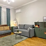 Elegant 2bdr For Groups And Family - Fast Wi-fi *
