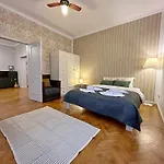 Elegant 2bdr For Groups And Family - Fast Wi-fi Appartamento