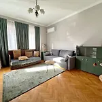 Elegant 2bdr For Groups And Family - Fast Wi-fi Appartamento