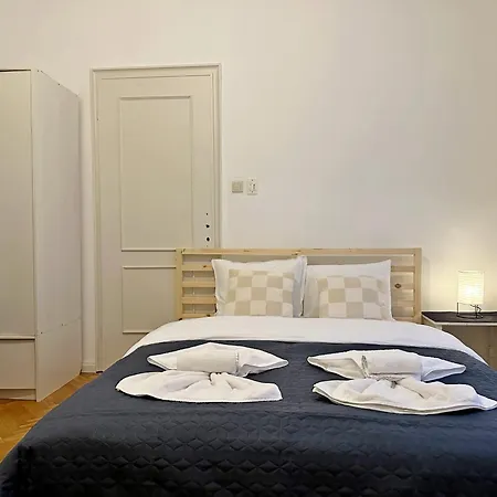 Apartment Elegant 2bdr For Groups And Family - Fast Wi-fi *