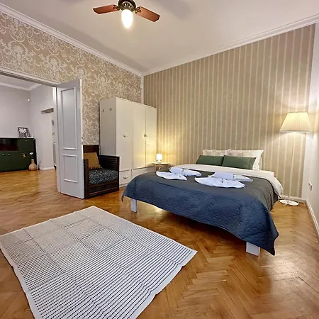 Elegant 2bdr For Groups And Family - Fast Wi-fi Apartment