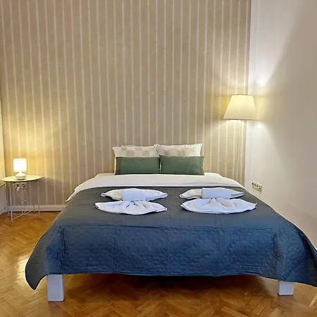 Elegant 2bdr For Groups And Family - Fast Wi-fi *