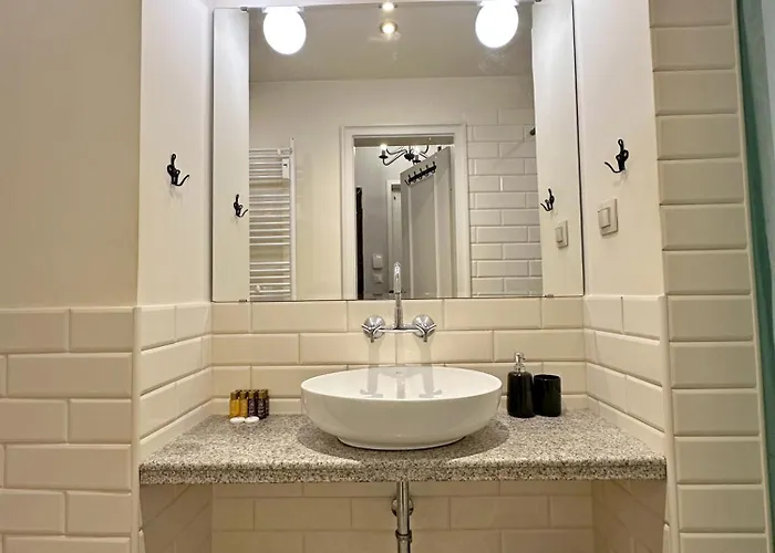 Elegant 2bdr For Groups And Family - Fast Wi-fi *