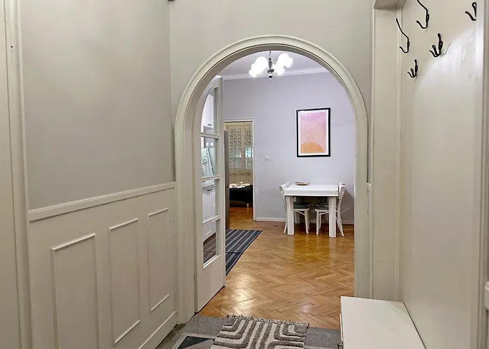 Elegant 2bdr For Groups And Family - Fast Wi-fi *