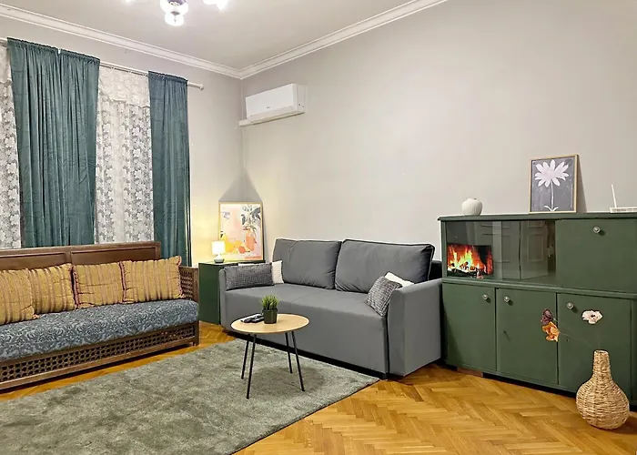 Elegant 2bdr For Groups And Family - Fast Wi-fi *