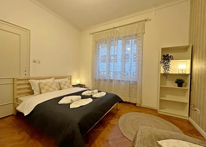 Elegant 2bdr For Groups And Family - Fast Wi-fi Apartament Sofia