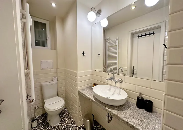 Elegant 2bdr For Groups And Family - Fast Wi-fi *